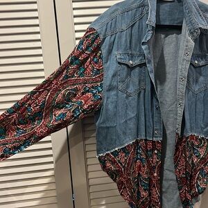Light denim printed Shacket
